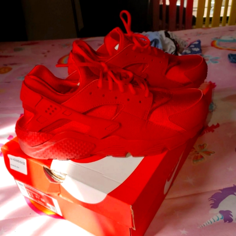 Women's Huarache size 11
